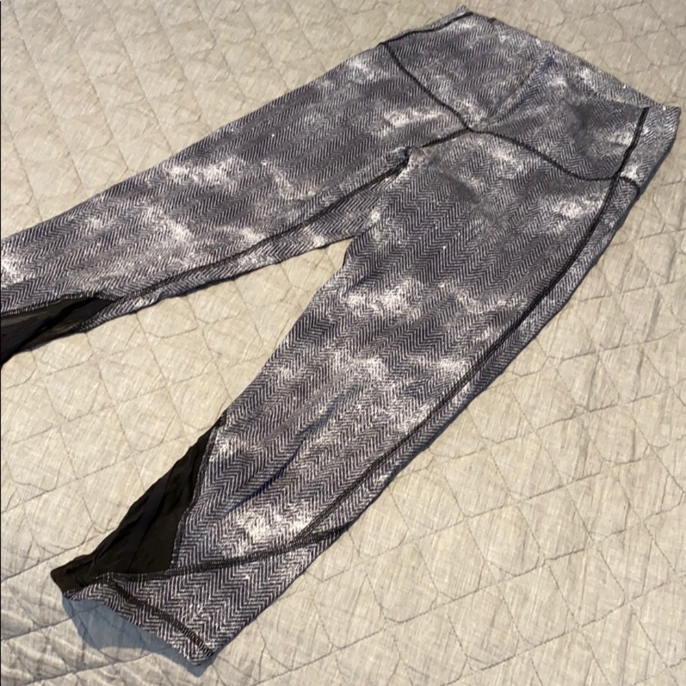 Lululemon high waisted crops